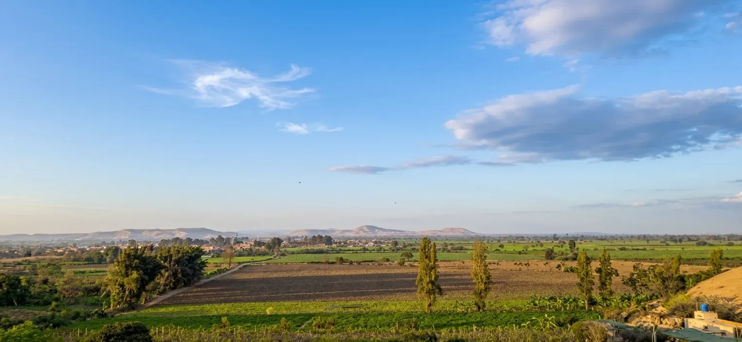 Valle de San Benito, con el pueblo al fondo